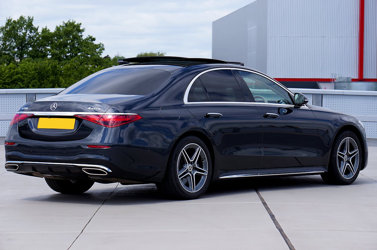 Mercedes S400 or Equivalent Luxury Sedan